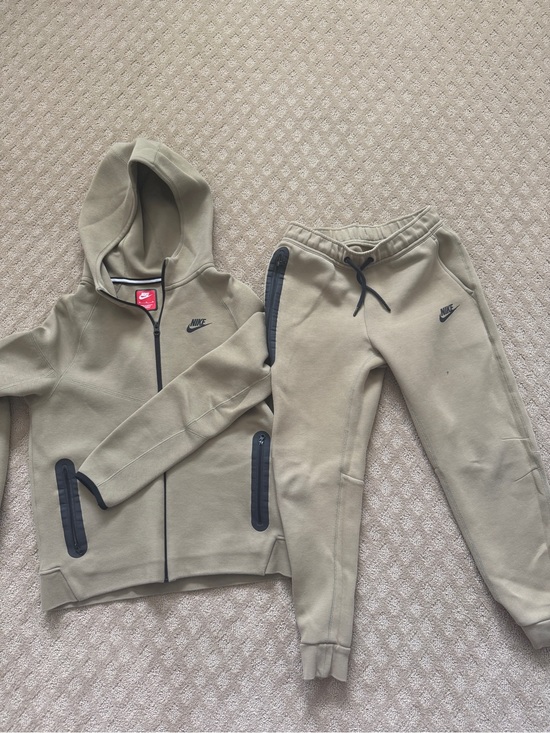 Nike Other - Youth Nike Tech Outfit Hoodie and Pants - Olive